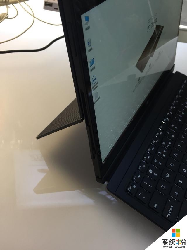 向微軟Surface宣戰！XPS12精美與便攜完美結合！(4)