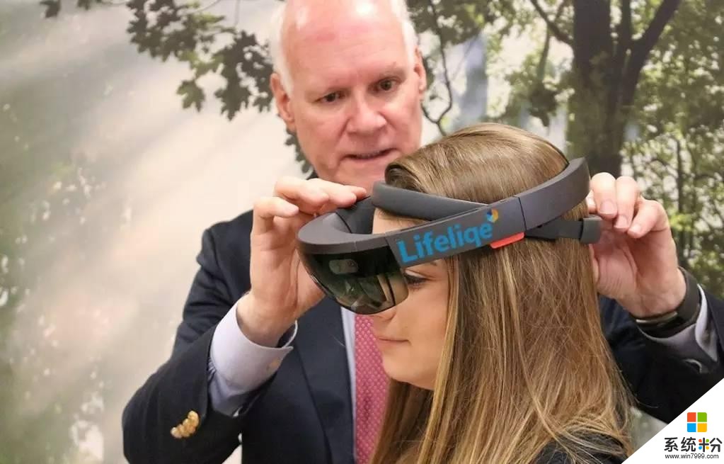 Lifeliqe将微软的HoloLens现实增强眼镜带入教室(2)