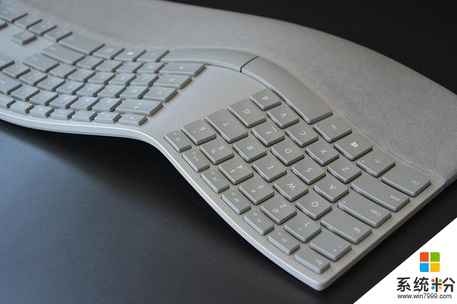 微软最新蓝牙键盘开箱美图：设计很微软！(5)
