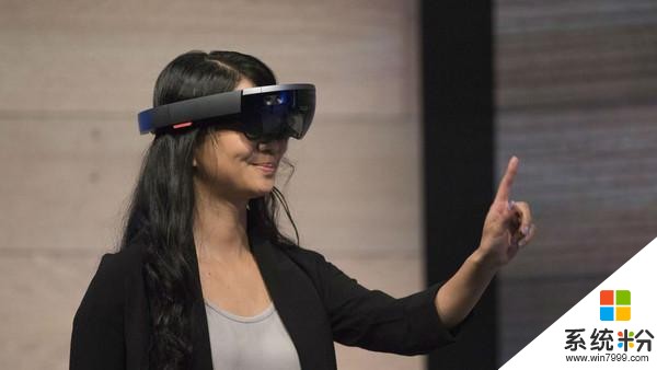 微软科学家: HoloLens缩小到谷歌眼镜需要十年(1)
