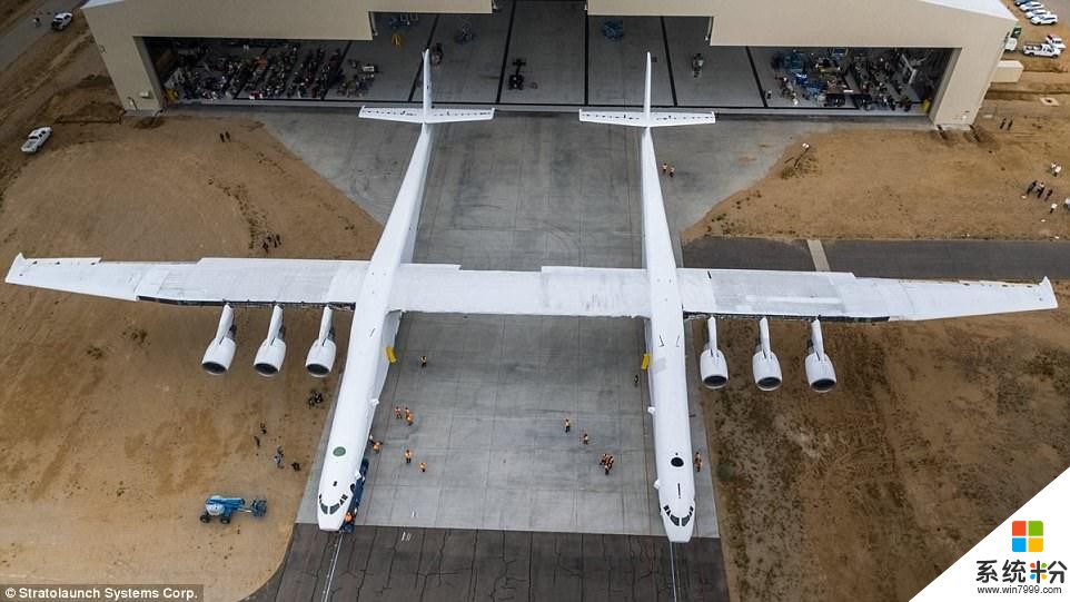 微软世界最大飞机首次亮相 安-225 H-4大力神已成历史(3)