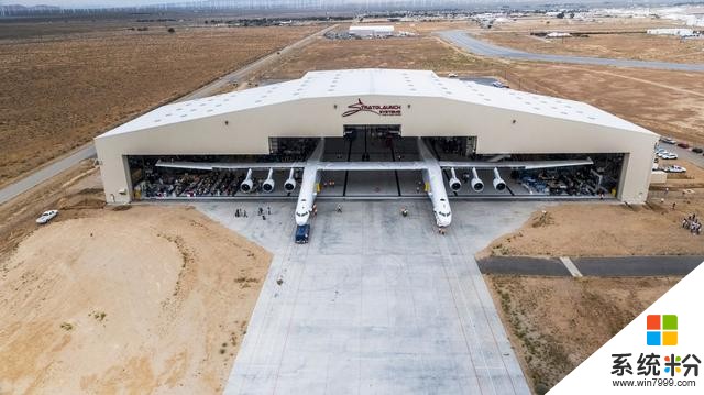 微軟聯合創始人保羅艾倫揭開了世界上最大的飛機(1)