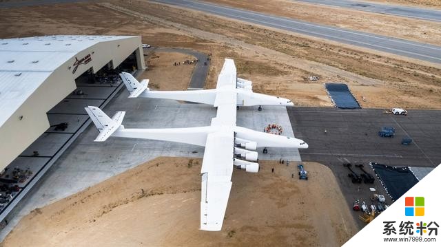 微軟聯合創始人保羅艾倫揭開了世界上最大的飛機(4)