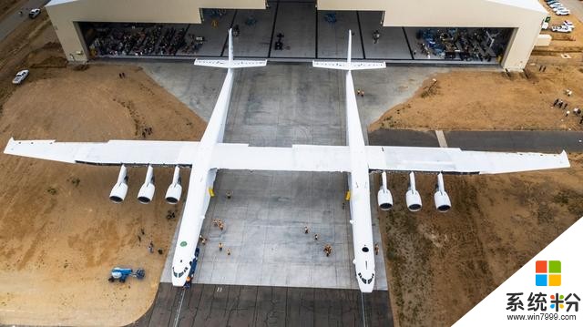 微软联合创始人保罗艾伦揭开了世界上最大的飞机(5)