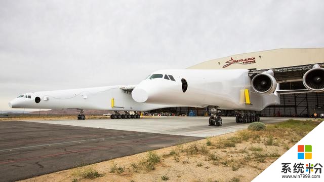 微軟聯合創始人保羅艾倫揭開了世界上最大的飛機(7)