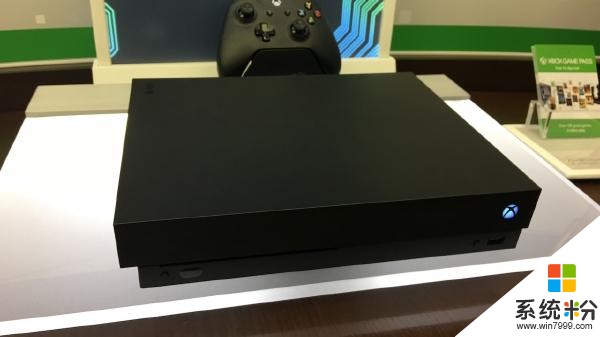黑的沉穩：微軟Xbox One X主機高清大圖賞析(2)