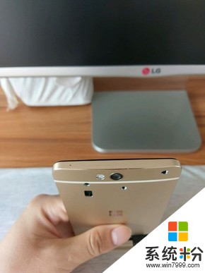 被砍旗舰现身 微软Lumia 960标价9999元(3)