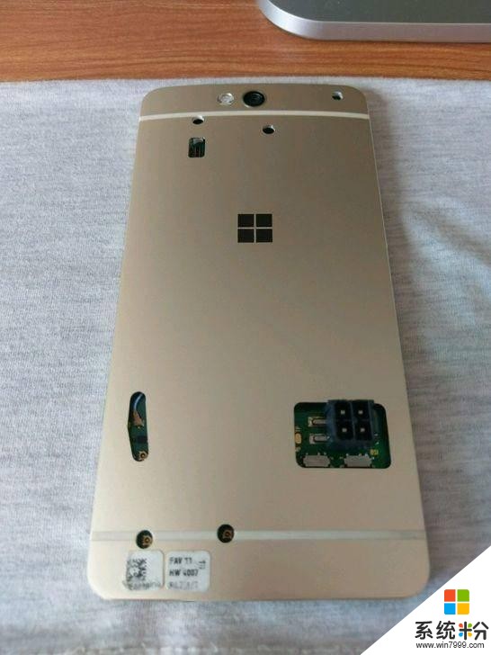 叫價 9999 元，疑似微軟 Lumia 960 工程機曝光(2)