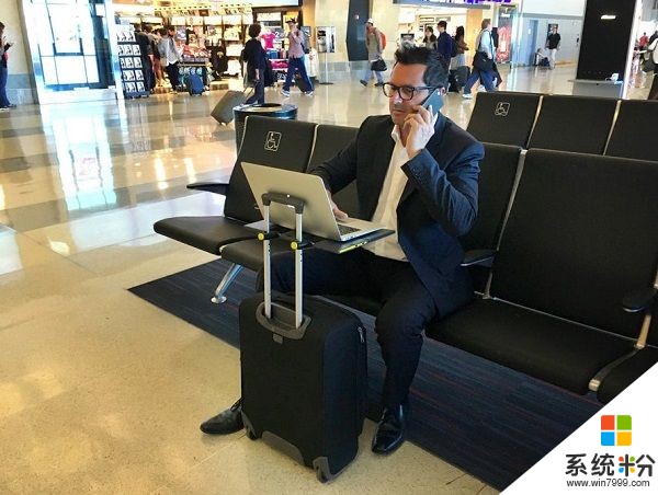 旅行利器：Smartoo让行李箱成为便携式电脑桌(2)