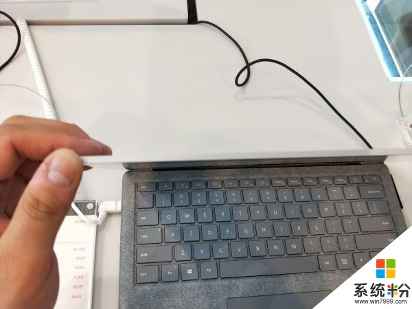 首日开业竟遇黑脸 微软Surface尊享店奇葩遭遇(8)