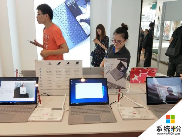 首日开业竟遇黑脸 微软Surface尊享店奇葩遭遇(21)