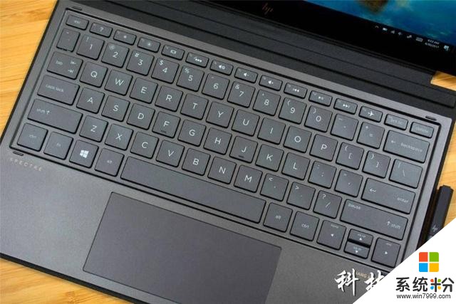 惠普新款Spectre x2相比Surface Pro性价比高太多，附送键盘和手写笔(5)