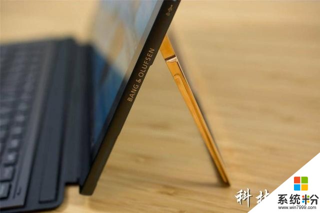 惠普新款Spectre x2相比Surface Pro性价比高太多，附送键盘和手写笔(9)
