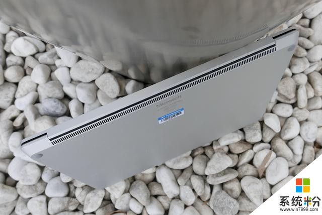 微软官方笔记本“示例”：评测Surface Laptop(8)