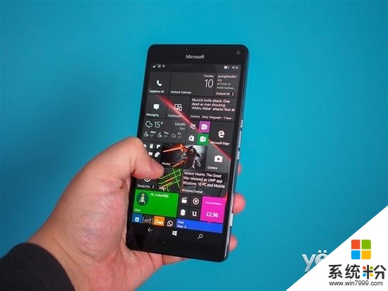 采用折疊屏設計! 微軟疑自曝Surface Phone(3)