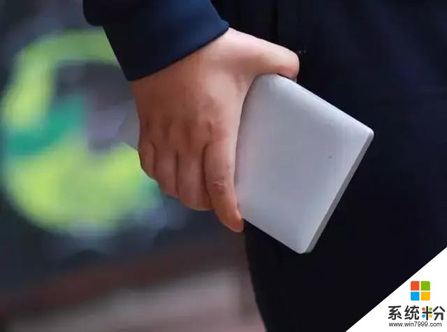 一台能放进口袋的笔记本：巴掌大小，配置却能比肩苹果、微软！(18)