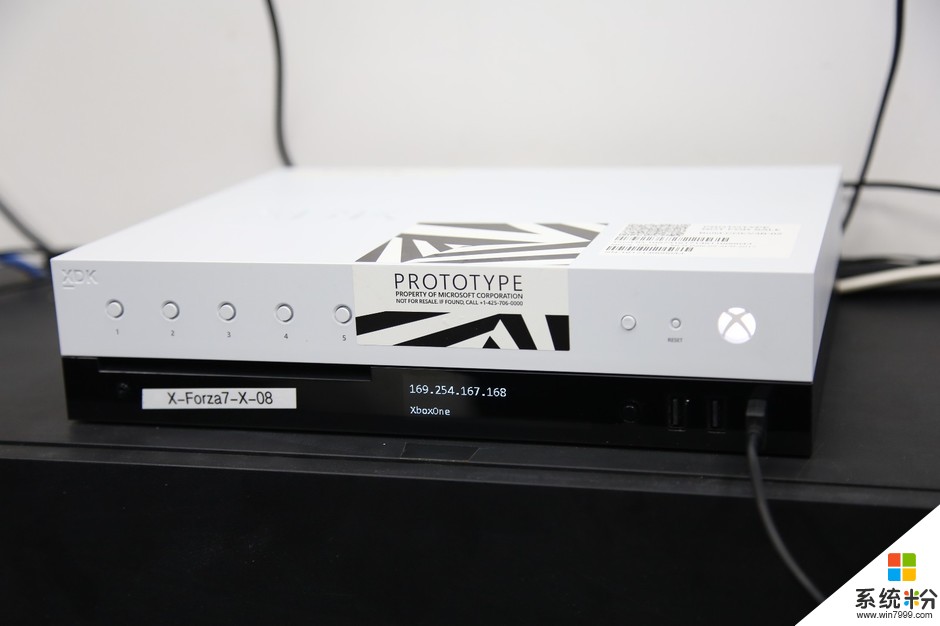 微软Xbox One X"天蝎座"游戏主机首秀(6)