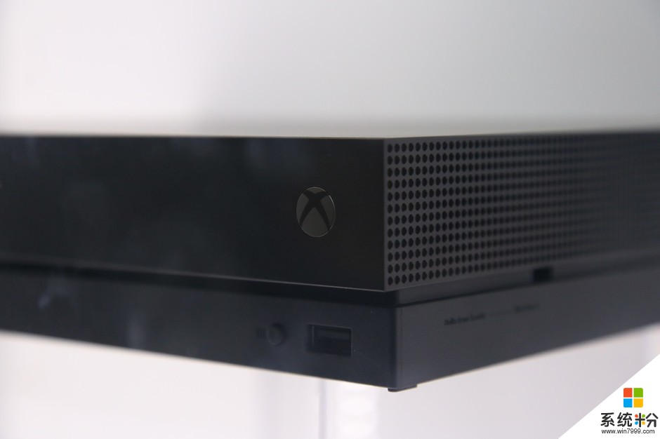 微软Xbox One X"天蝎座"游戏主机首秀(10)