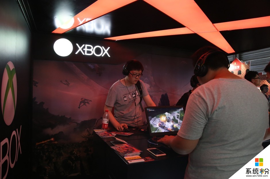 微软Xbox One X"天蝎座"游戏主机首秀(30)