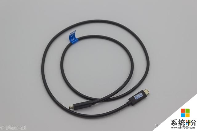 黑、粗却不硬——微软USB3.1 Gen2 Type-C线 开箱评测(5)