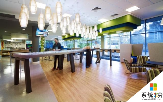 這裏哪是上班的地方，分明是超級舒適咖啡廳—微軟辦公室內部裝飾(2)