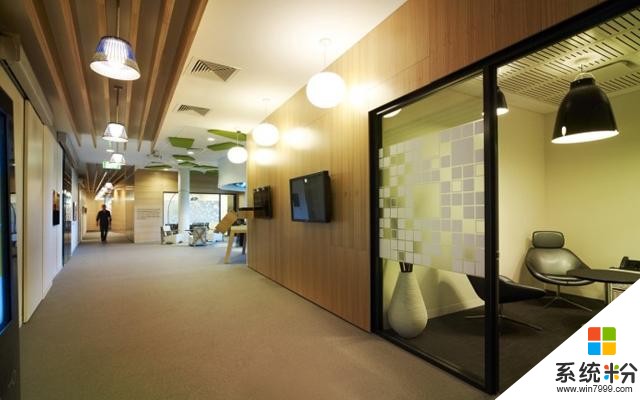 这里哪是上班的地方，分明是超级舒适咖啡厅—微软办公室内部装饰(4)