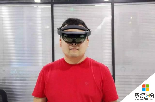 土豪们的新玩具，微软Hololens眼镜亮相好玩科技(12)