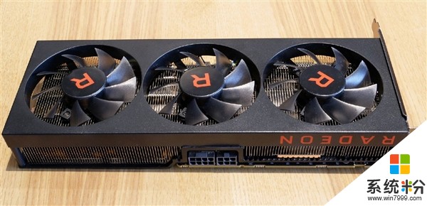 AMD RX Vega 56公版原型卡現身：別致三風扇(2)