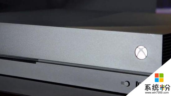 微软Xbox One X零售版开箱：性能最强家用机长这样(5)