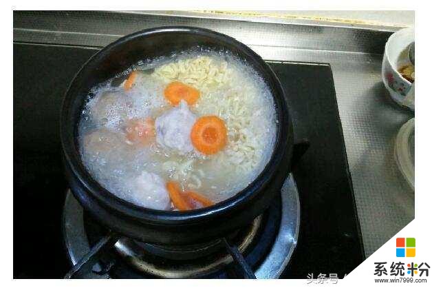 火锅丸子煮的泡面，真的很好吃，保证你连汤都不剩！(6)