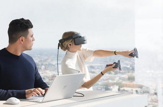 微软混合现实头戴显示设备10月17日正式上市(1)