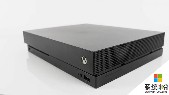 微软XboxOneX主机完整开箱 与索尼PS4 Pro外观尺寸对比(8)