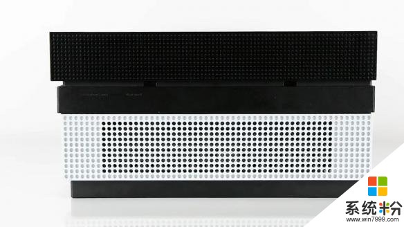 微軟XboxOneX主機完整開箱 與索尼PS4 Pro外觀尺寸對比(13)