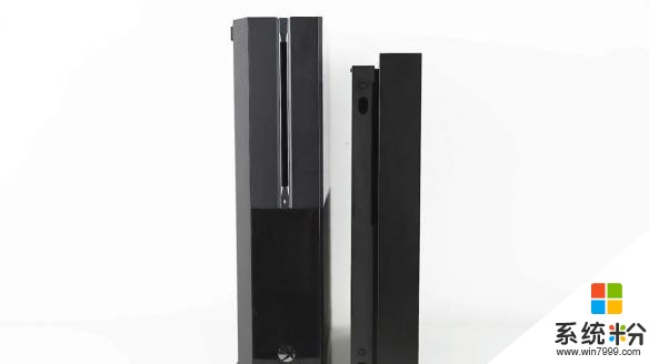 微软XboxOneX主机完整开箱 与索尼PS4 Pro外观尺寸对比(16)