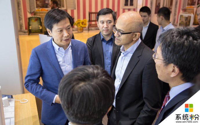 微软CEO纳德拉拜访小米之家，雷军陪同(7)