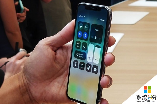 苹果明年推出三款iPhone：LCD屏版配金属后壳(1)
