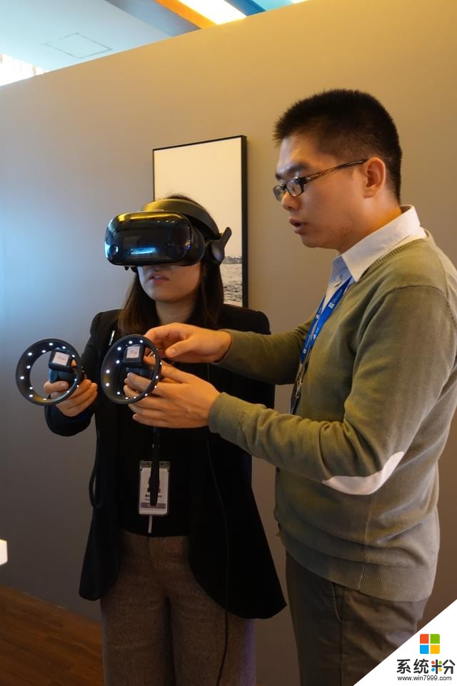 微软驾到！VR头显战火更浓！(3)