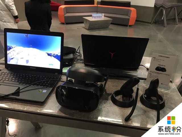 微软驾到！VR头显战火更浓！(4)
