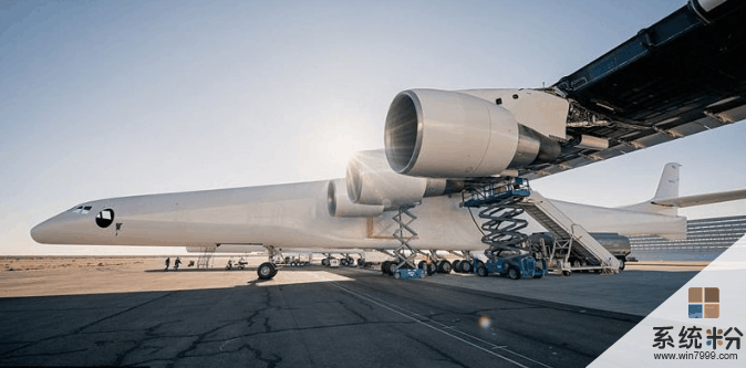 微软制造出“全球最大运输机”计划空中发射火箭(1)