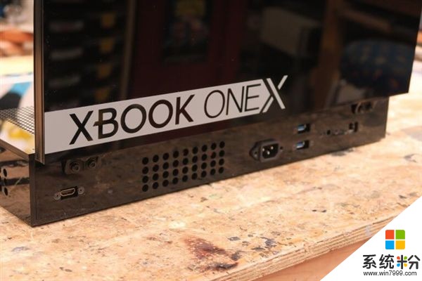 牛人将Xbox One X主机改造成21寸游戏本(3)