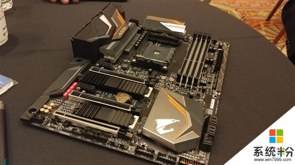 AMD X470主板首秀：良心接口不變 Ryzen CPU/APU全兼容(3)