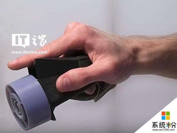 未来范十足！微软展示左轮手枪型体感遥控器(1)