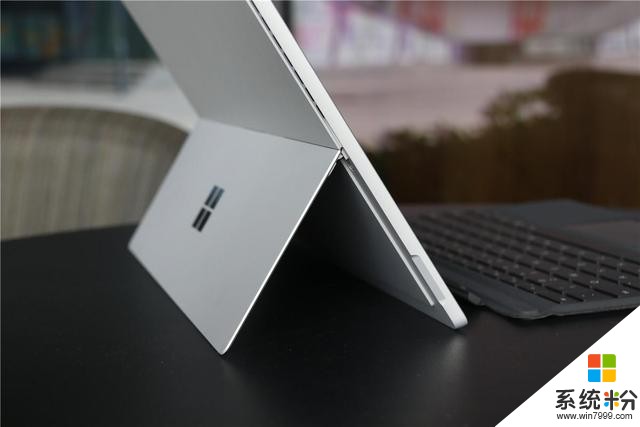 威胁到苹果MacBook的便携笔记本，微软Surface Pro 5究竟如何？(5)