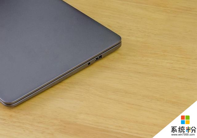 苹果本的颜值，微软本的实力，荣耀首款笔记本MagicBook测评！(8)