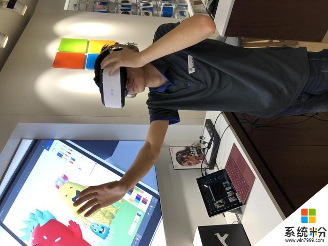 全球首款適配微軟平板電腦Surface的VR頭顯問世(3)