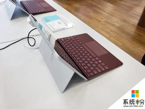 繼微軟官方商店之後百思買也展出了Surface Go(4)