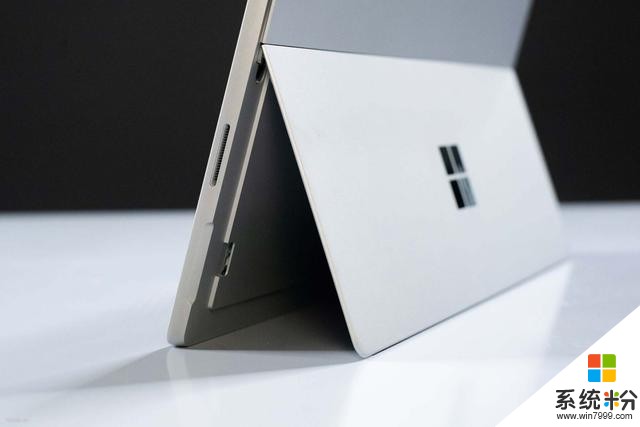 微软Surface Pro 6全曝光 还能打苹果MBP吗？(4)