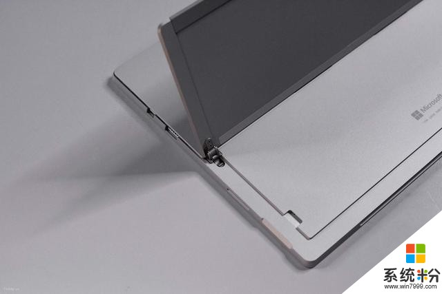 微软Surface Pro 6全曝光 还能打苹果MBP吗？(9)