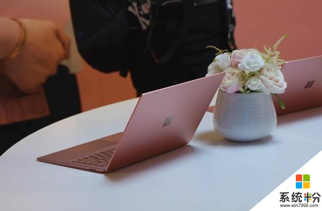 微软Surface又添新品，Laptop和Studio进击二代，意外现降噪耳机(2)