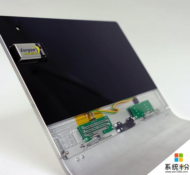 微软设计师晒出Surface Book开发原型，折叠屏“仙女座”疑似曝光(1)